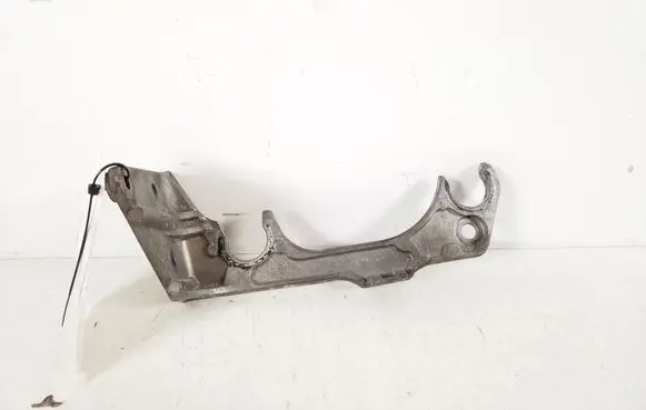Mercedes-Benz E W212 Air filter cleaner box bracket assembly A6510940127