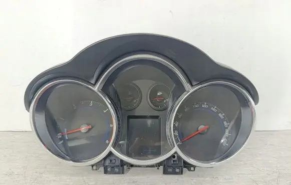 Chevrolet Cruze Speedometer (instrument cluster) 95079989