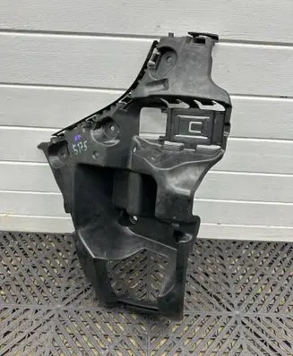 BMW 1 F40 Rear bumper mounting bracket 7461399 8200101136333
