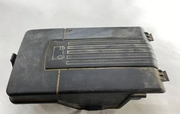 Skoda Octavia Mk2 (1Z) Battery box tray cover/lid 1K0915443A