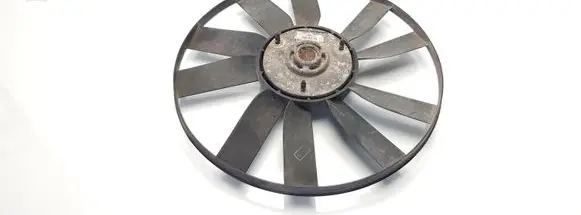 Volkswagen Golf III Radiator cooling fan shroud 1H0119113