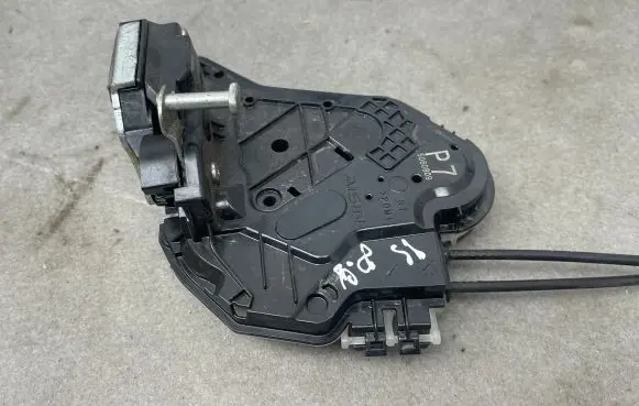 Lexus IS III XE30 Rear door lock