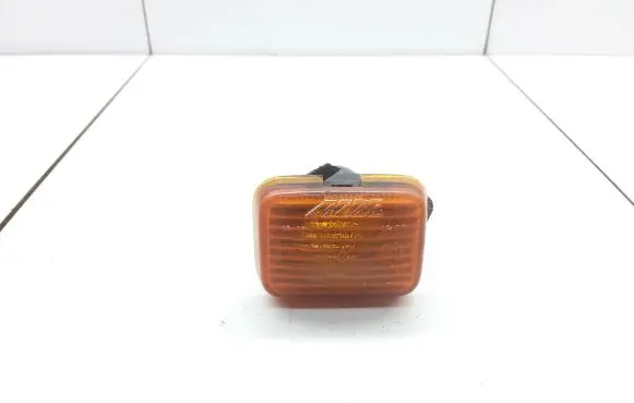 Land Rover Discovery Front fender indicator light E11015747