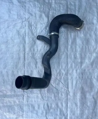 Jeep Cherokee Intercooler hose/pipe JEEP CHEROKEE KL RURA PRZEWÓD INTERCOOLERA 2.2 68335008AA
