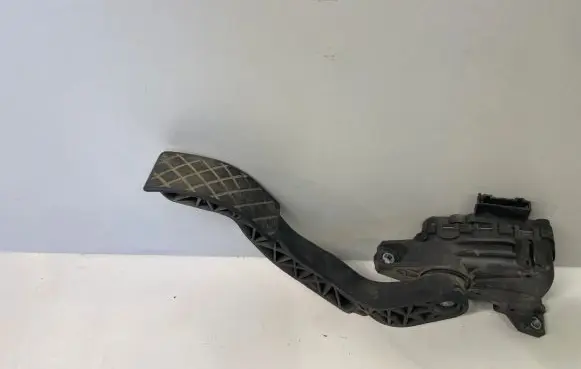 Audi A4 S4 B5 8D Accelerator throttle pedal 8D1721523F 6PV00837603