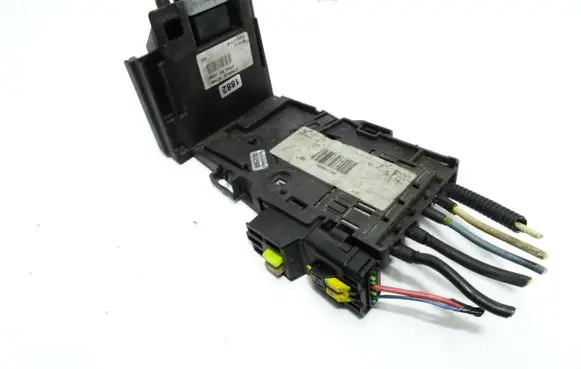 Peugeot 3008 I Fuse module 28236841 28257533 01475783