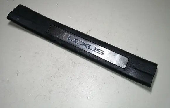 Lexus RX 330 - 350 - 400H Rear sill trim cover 6793048020