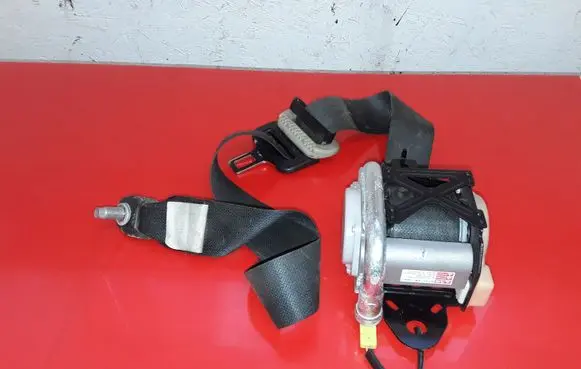 Infiniti FX Front seatbelt TKAF2G1812