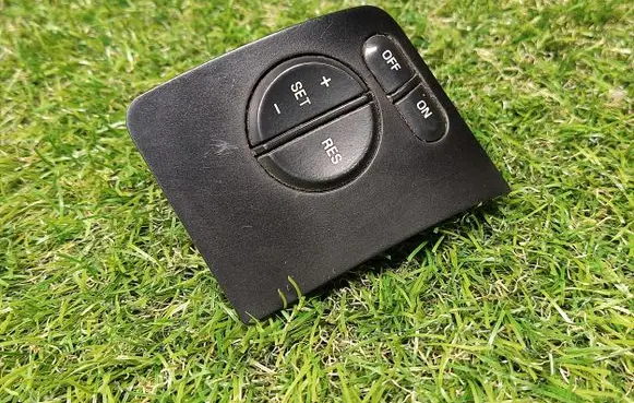 Ford Explorer Steering wheel buttons/switches 7L2T9E270CAW