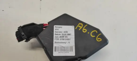 Audi A6 S6 C6 4F Fuse module 4228 0706124557 B0706124557D