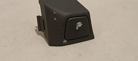 Hyundai i30 Seat heating switch
