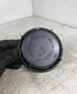 Headlight/headlamp dust cover