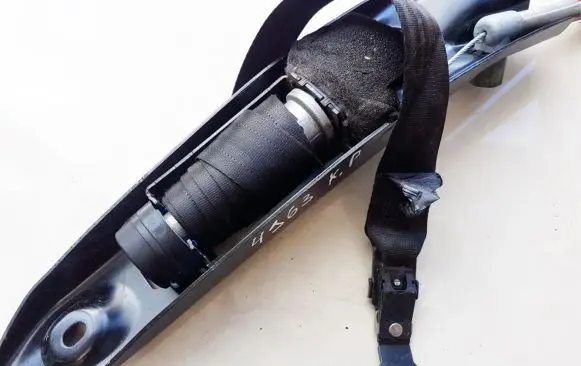 Volvo XC90 Front seatbelt E5040094