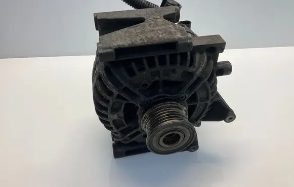 Mercedes-Benz E W211 Generator/alternator A0131540002 0131540002