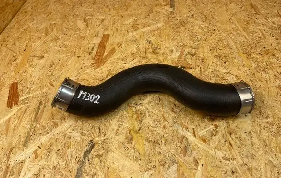 BMW 3 G20 G21 Intercooler hose/pipe 8572856