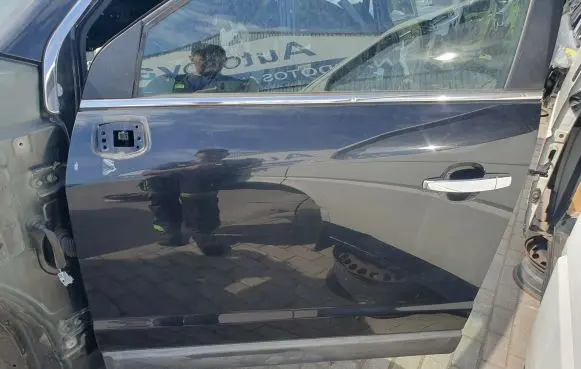 Opel Antara Front door
