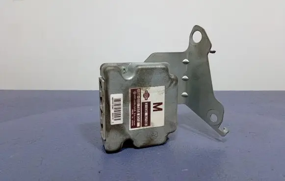 Nissan Note (E11) Gearbox control unit/module 310369U10B