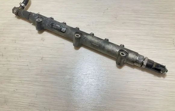 Fuel pressure sensor