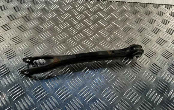 Mercedes-Benz C W205 Rear control arm A2043521205