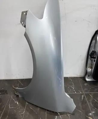 Volkswagen Touareg I Fender 