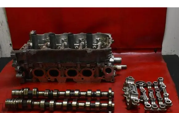 Toyota Yaris Engine head 