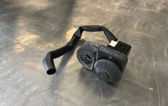 Nissan Qashqai Rear door sensor 