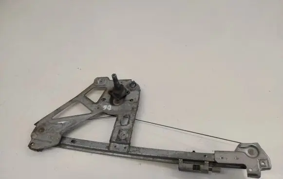 Rear door manual window regulator