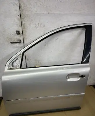 Volvo XC90 Front door