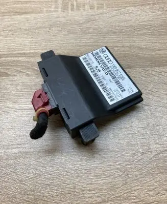 Volkswagen Golf V Gateway control module 1K0907530L 1K0907951