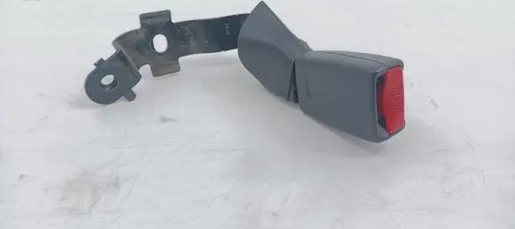 Toyota Avensis T250 Rear seatbelt buckle 1019680