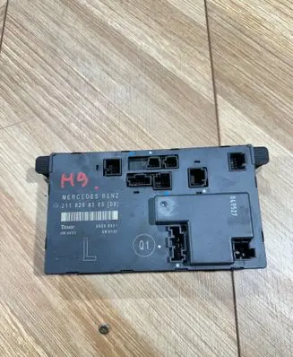 Mercedes-Benz E W211 Door control unit/module 2118208385 00006801