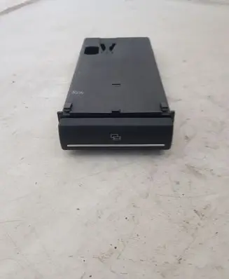 Audi A3 S3 8P Dashboard storage box/compartment 8P0941561