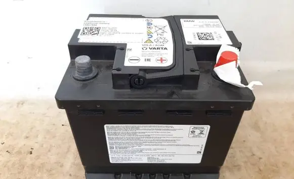 BMW 5 G30 G31 G38 Car battery 9878488