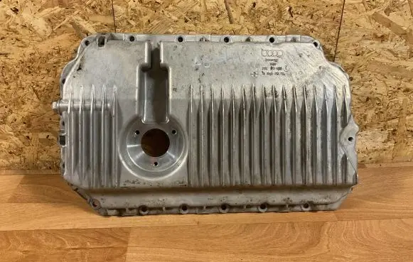 Audi A6 S6 C6 4F Oil sump 06E103604