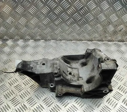 BMW 1 E81 E87 Generator/alternator bracket 7802639