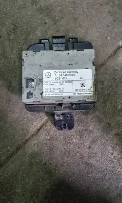 Mercedes-Benz ML W164 Gateway control module A1645405662 A1645403662