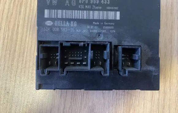 Audi A3 S3 8P Comfort/convenience module 8P0959433 5DK00858335
