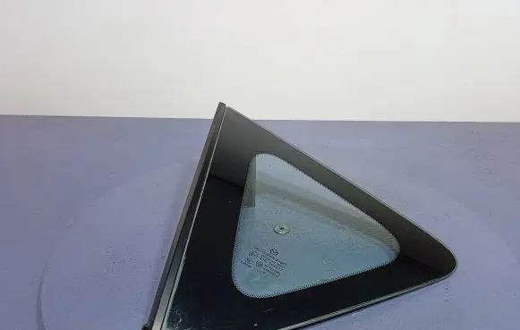Mazda 3 II Rear side window
