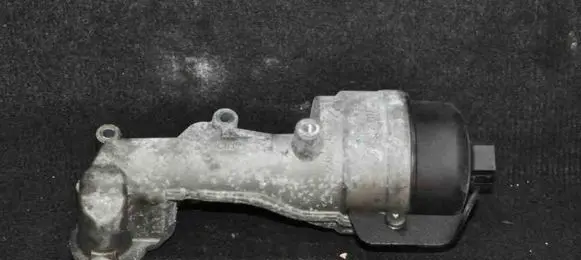 Peugeot 308 Oil filter cover V755852180
