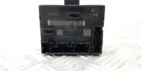 Volkswagen PASSAT B8 Door control unit/module 5Q0959593E 5Q0959593B