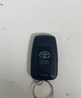 Toyota C-HR I Ignition key/card 