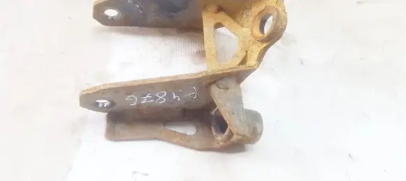 Mazda 6 Engine mounting bracket