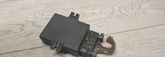 Mercedes-Benz E W211 Air suspension control unit module (rear) 2115450432