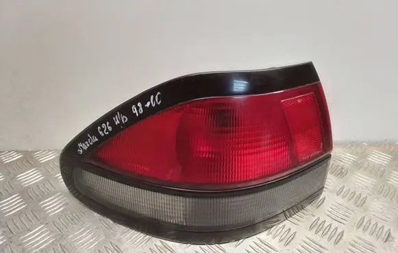 Mazda 626 Rear/tail lights 22061825