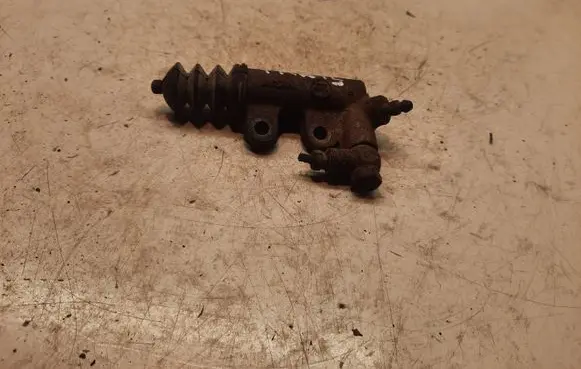 Toyota Yaris Clutch slave cylinder 