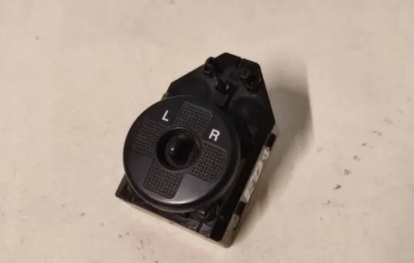 Hyundai Tucson JM Wing mirror switch