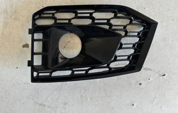 Audi RS5 Front fog light trim/grill 8W6807681Q