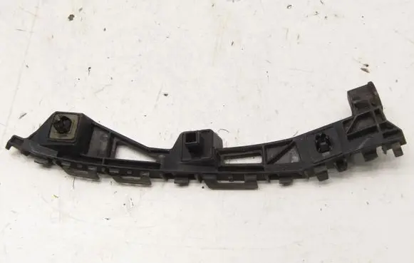 Suzuki Swift III Rear bumper mounting bracket 7182153R0
