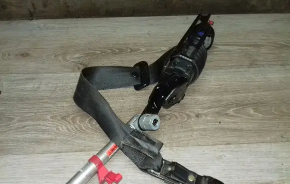 Volvo V70 Front seatbelt