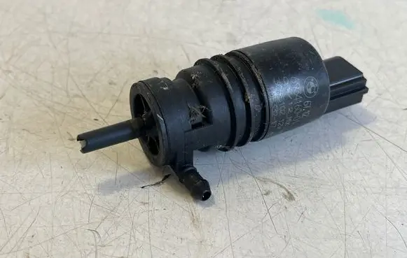 BMW X3 F25 Windscreen/windshield washer pump 6934160